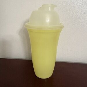 Tupperware Vintage Yellow Quick  Shaker Cup #844 with insert & Flip Top Lid